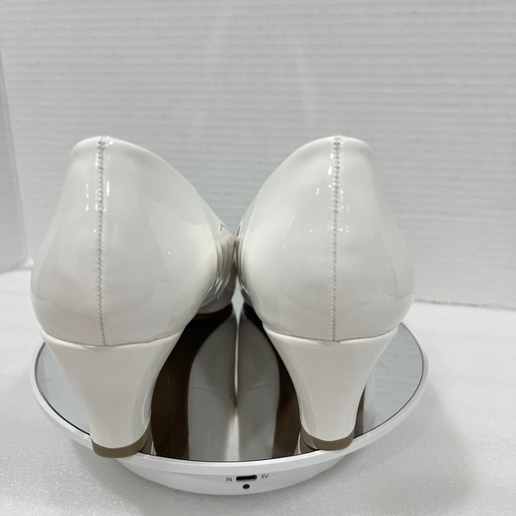 Journee‎ Collection Luu Womens Round Closed Toe Block Heel Pumps. Size: 6M White - Picture 7 of 8